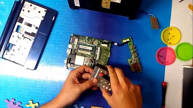 Desarmando Laptop Acer Aspire One AOA150 - ZG5 -Limpieza Disipador-