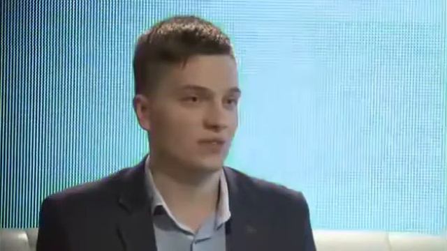 Первый парень - предприниматель в 16 лет.