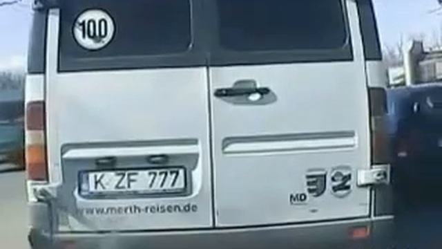 05 01 2015 Случай на дороге  Как наказали Порш Каен!!!!!