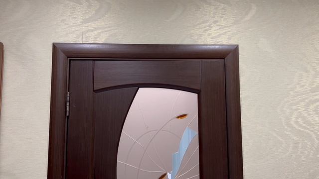 Замена фигурного стекла в межкомнатной двери