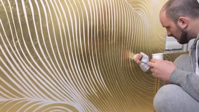 Позолота и роспись на стене Timelapse