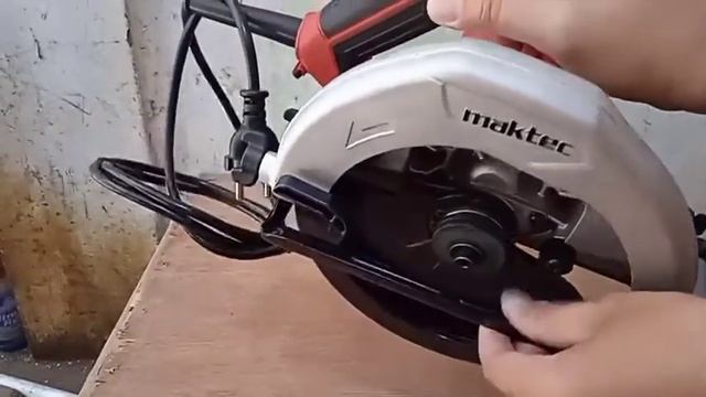 Mesin Gergaji Kayu 7