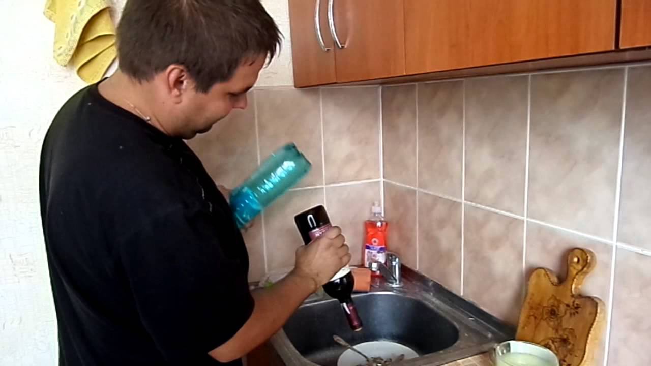 Как открыть бутылку вина без штопора /How to open a bottle of wine without a corkscrew