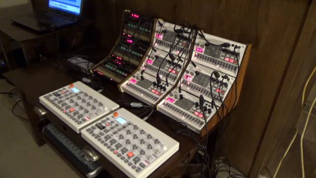 Korg Volca Sample x6 - Korg Volca FM x3 - Elektron Model: Samples x2