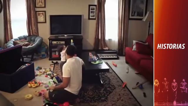 Жена ставит скрытую камеру в своем доме, смотрите, что делает отец, когда он один со своим ребенком