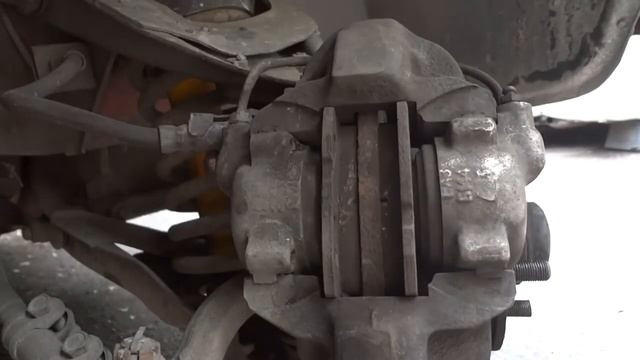 Замена тормозных колодок и дисков