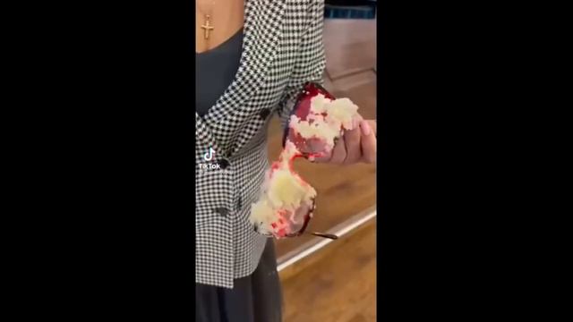 Корчевников влепил Малахову тортом в морду