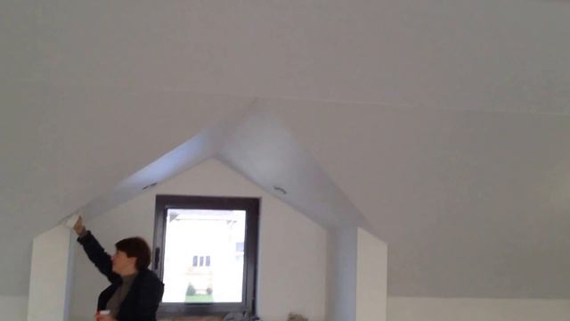 Натяжные потолки в мансарде со 