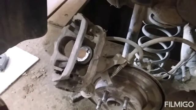 Замена тормозных колодок и дисков