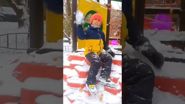 Как мало для счастья надо ❄️?️☃️#shorts #снег #радость #рекомендации #семейныйканал#смех.mp4