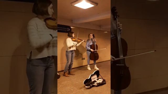 Продлеваем жизнь классической музыки в переходе. Дело было в Питере.  Жизнь других.