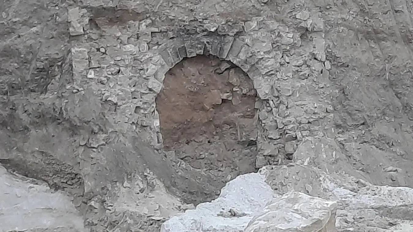 ″פיכח, הישאר ער, כי היריב השטן שלך הולך כמו אריה שואג, מחפש את מי לבלוע ″( 1 פט. 5:8)