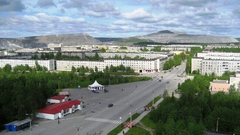 Город