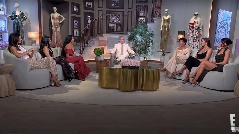 Сериал Семейство Кардашьян - 20 сезон / Keeping Up with the Kardashians