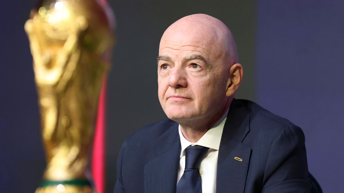 Изображение к новости: Глава ФИФА Инфантино призвал снять санкции с России