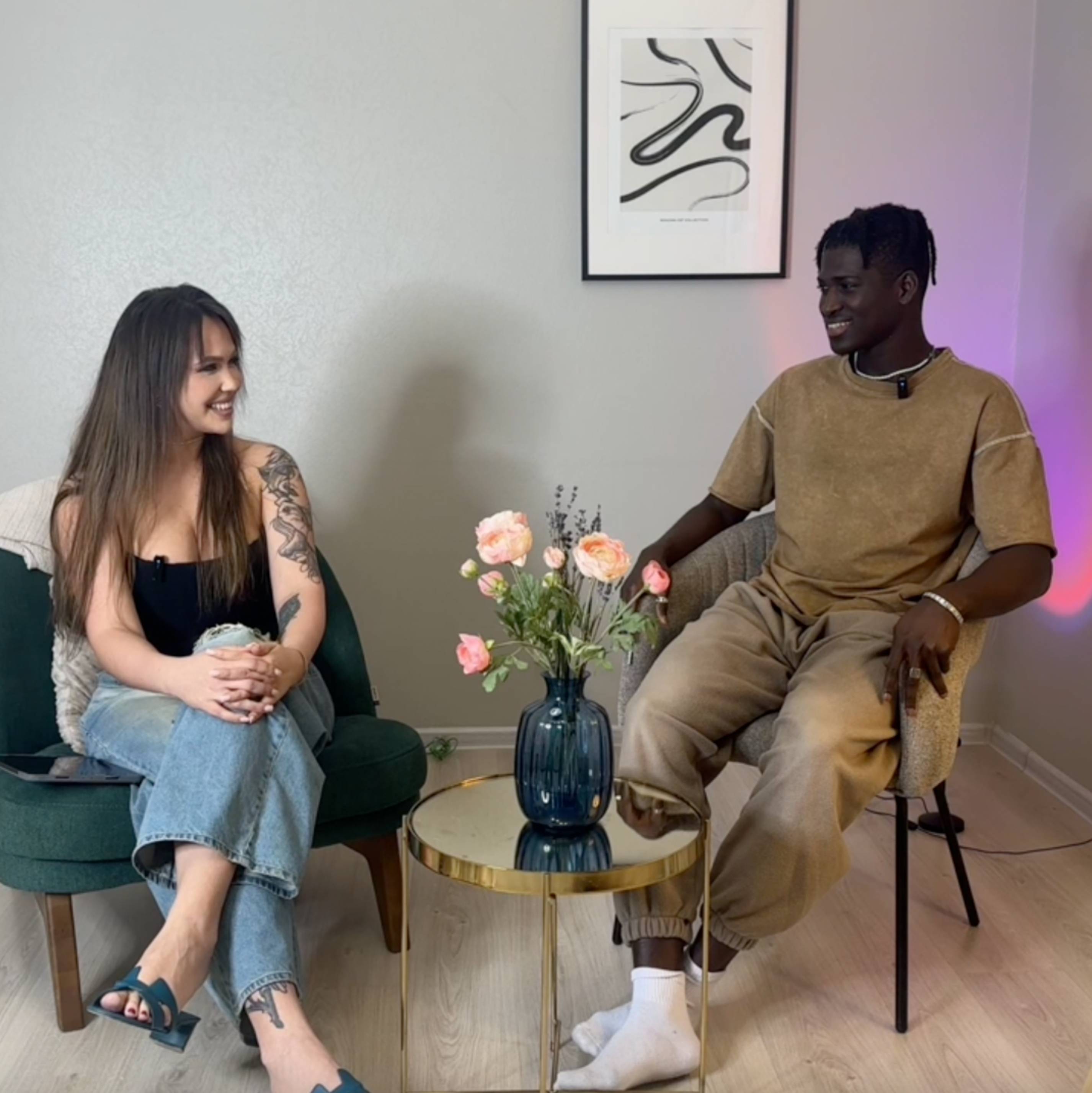 Иконка канала English with Omar