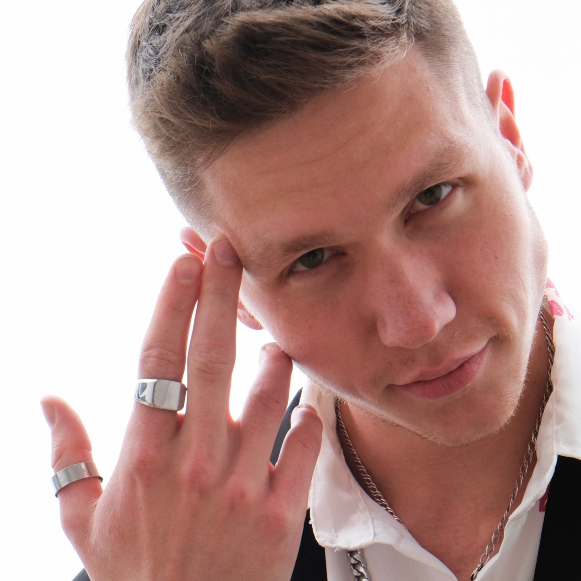 Иконка канала Максим