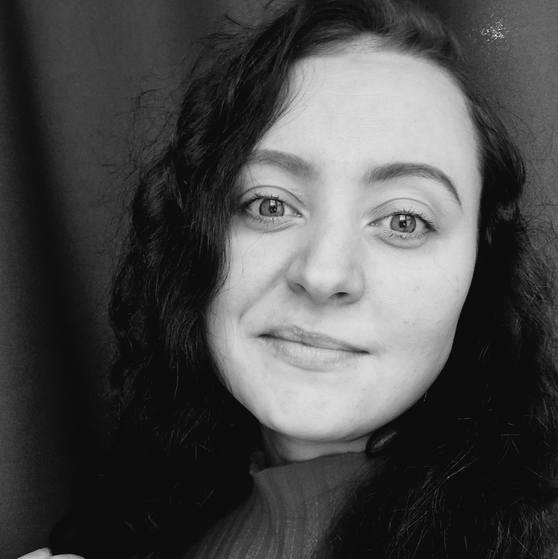 Иконка канала I live while I write❤️