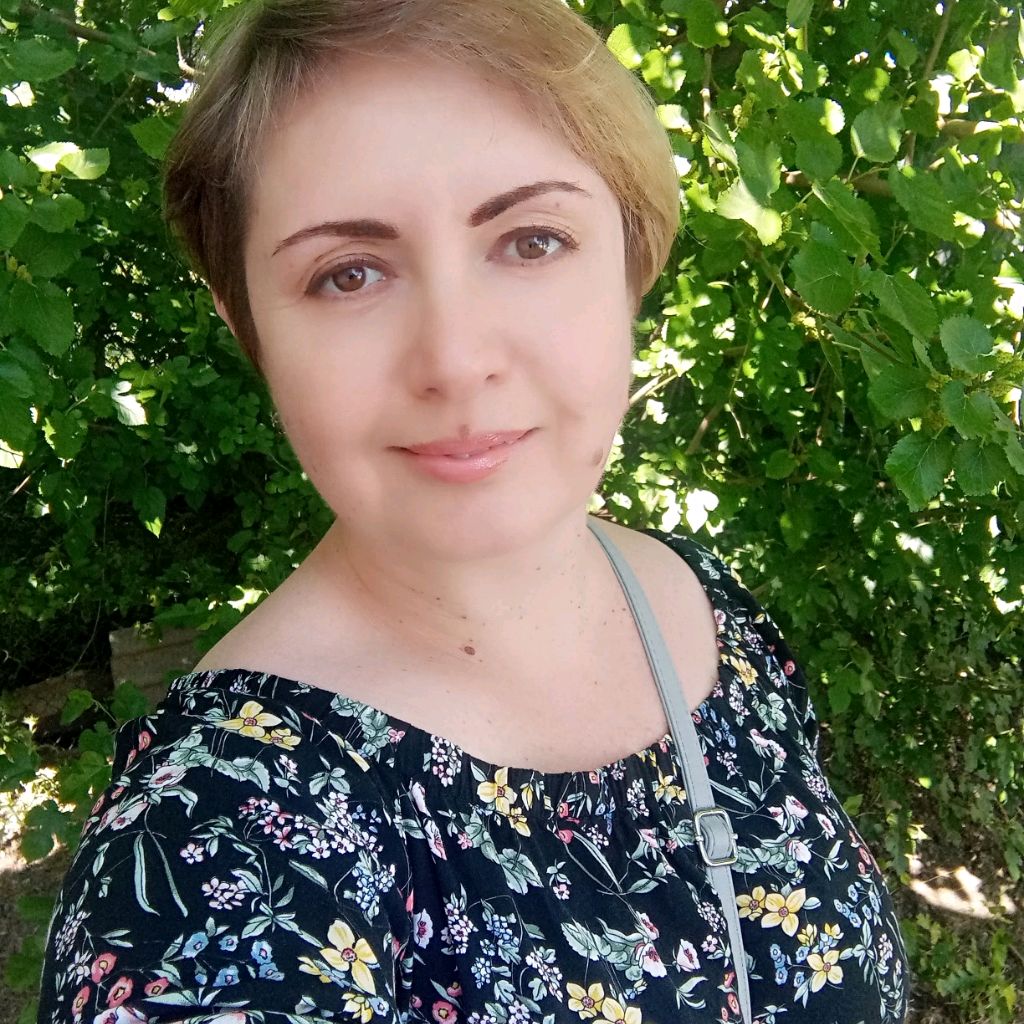 Иконка канала "Болтая ногами на крыше" Юлия Алексеева