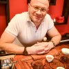 Иконка канала Между Делом ( Пока, что то делаю, болтаю)