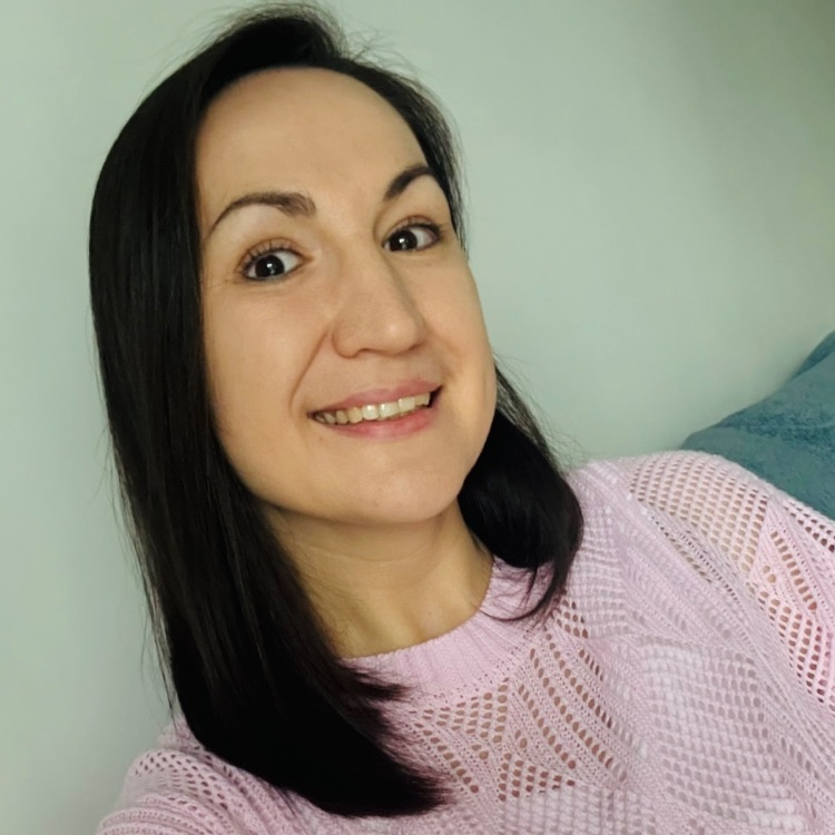 Иконка канала English_with_Valiia