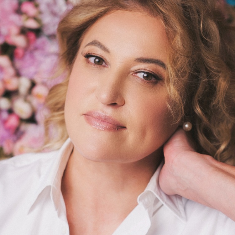 Иконка канала Singer-taro , таролог, коуч,матрица, нумерология