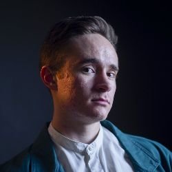 Иконка канала Олег на лавочке