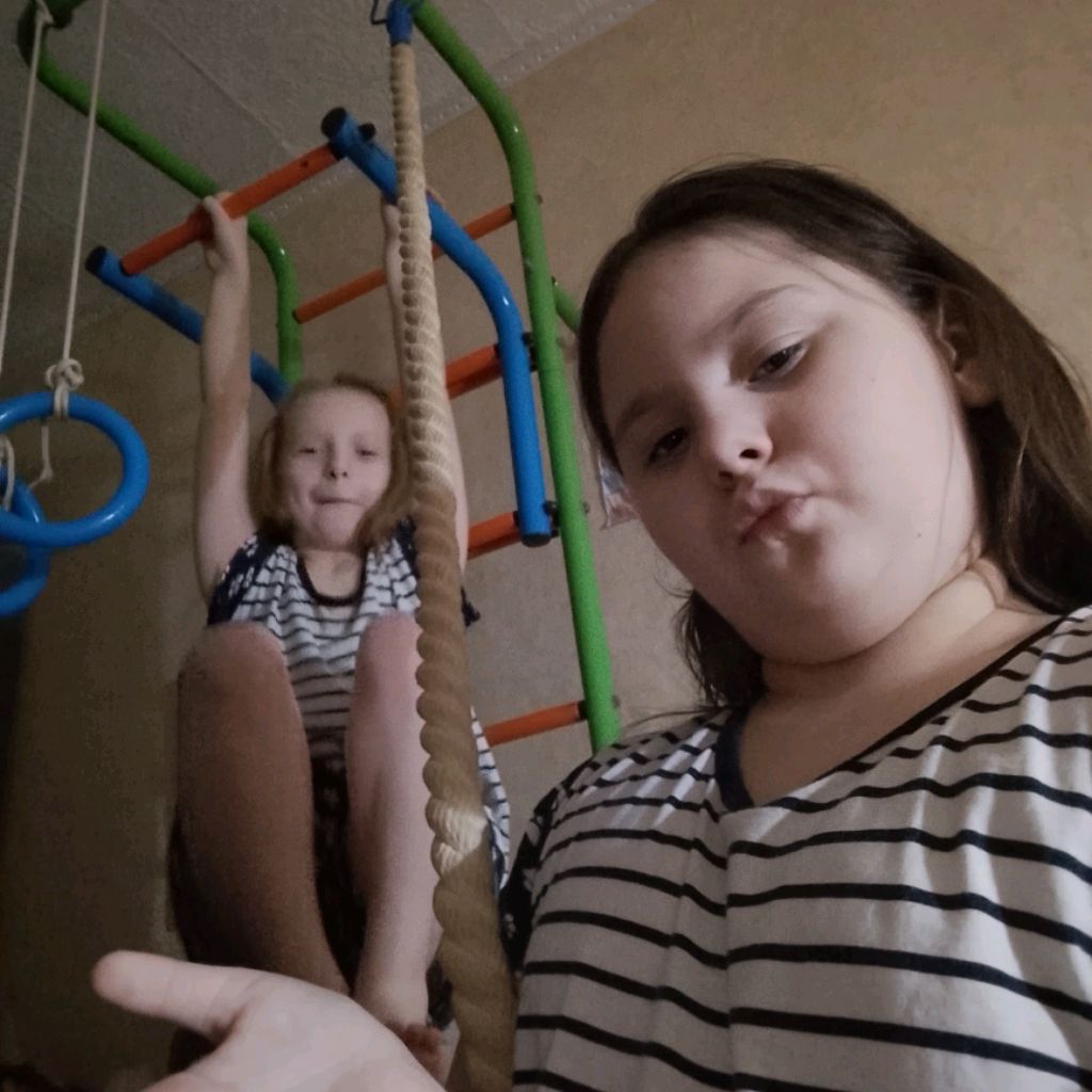 Иконка канала Катя И Эмиля Йоу😋😎🤘🤟🎤