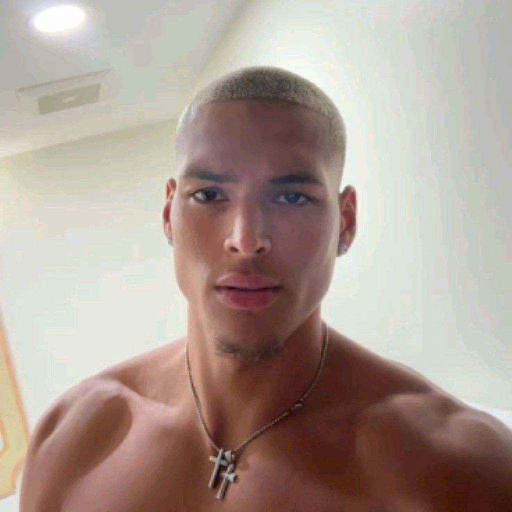 Иконка канала q a x e r a 🗽