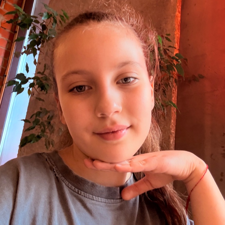 Иконка канала Вика стар 🤩🤩🤩🤩