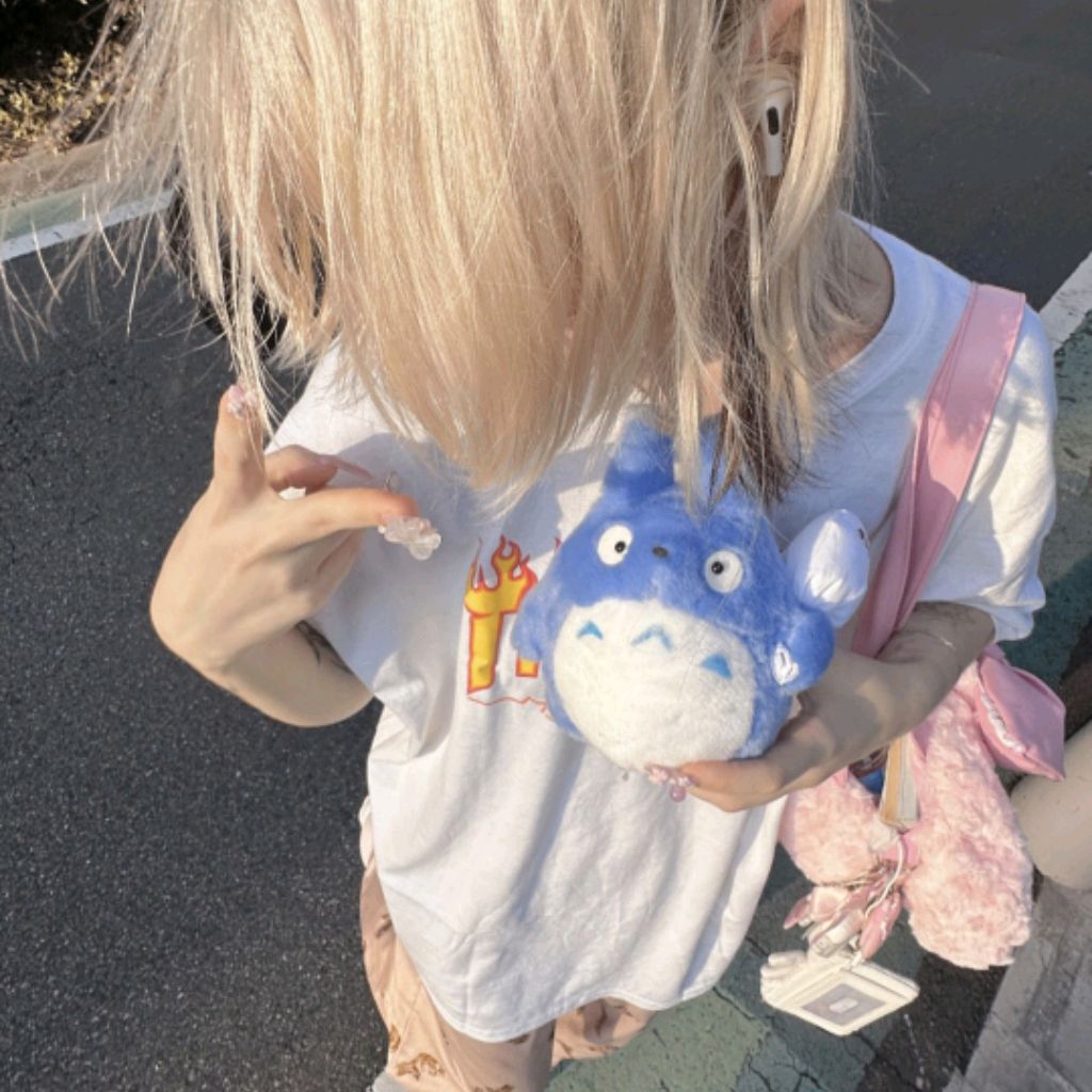 Иконка канала linwolue.fan 🌸✨️