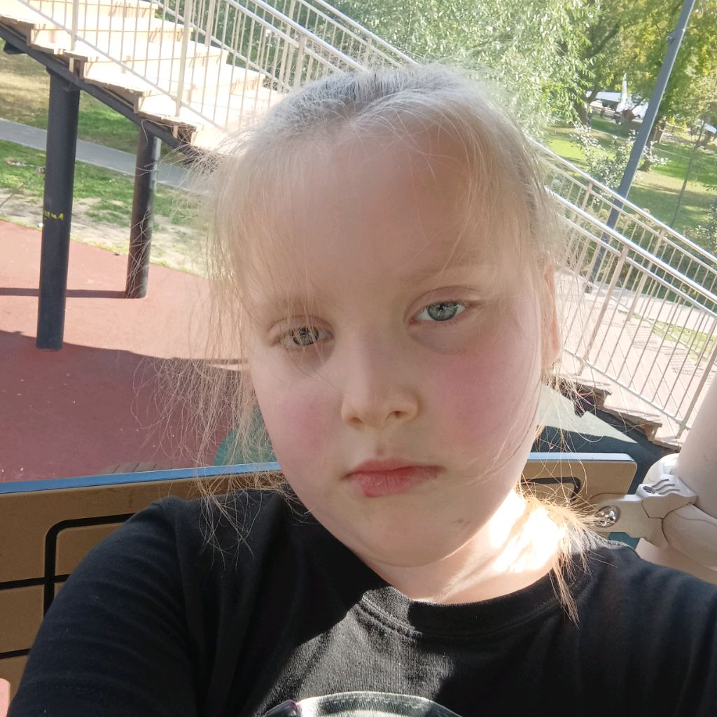 Иконка канала ↙♡♕꧁полина꧂♕♡↗
