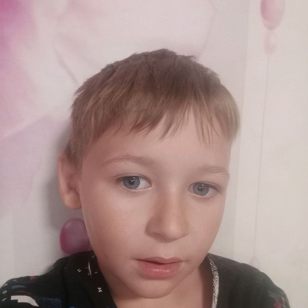 Иконка канала Артём Матвеев Играет В Игры
