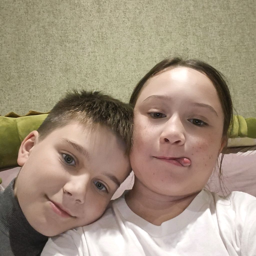 Иконка канала Один Дурак И Одна Дура