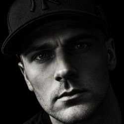 Иконка канала Denis Zakharov