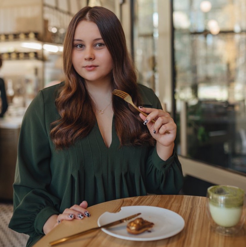 Иконка канала help me mom