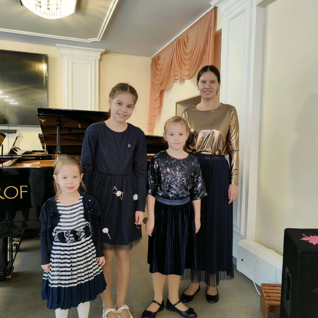 Иконка канала Семейный Ансамбль Цвет