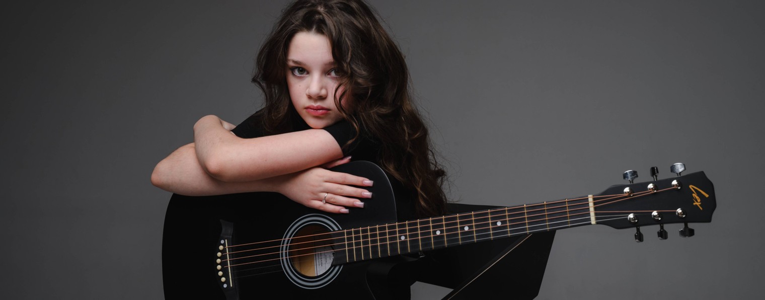 Лека-вокалист