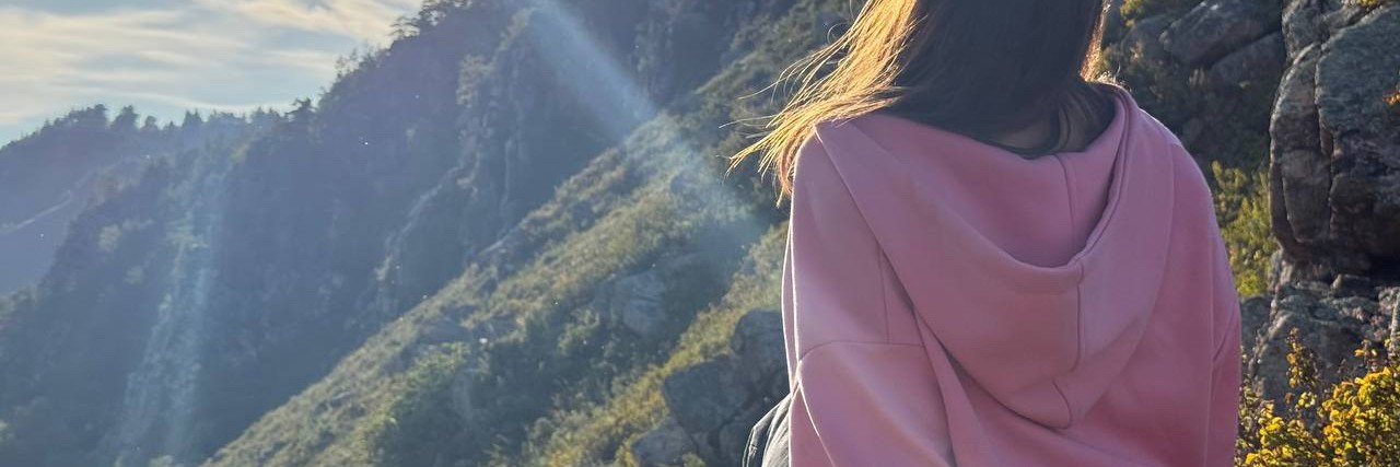 Поет Щукина Лида