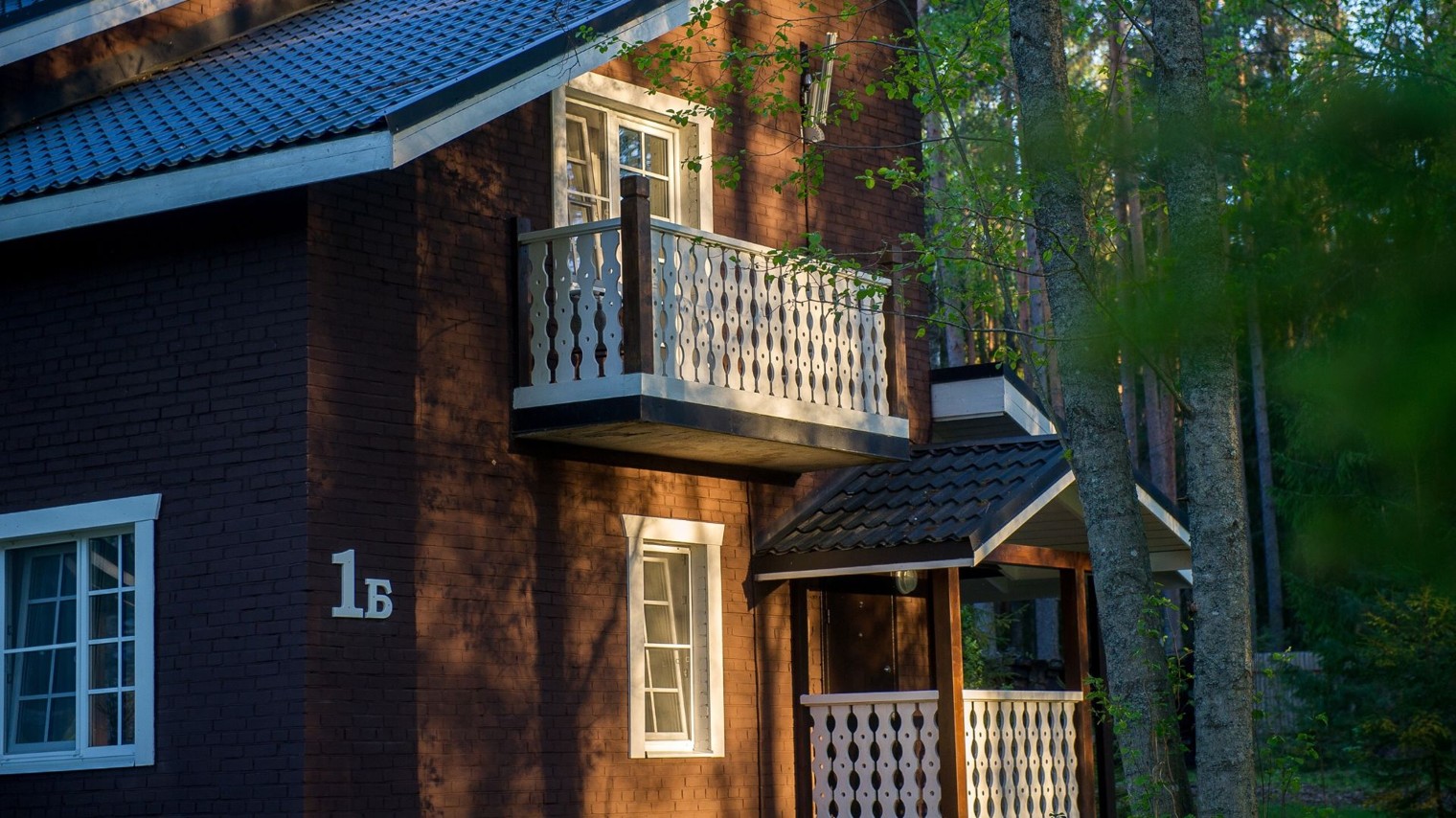 Парк-Отель «Красный Бережок»