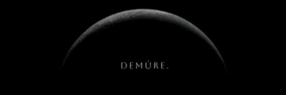 Demúre.