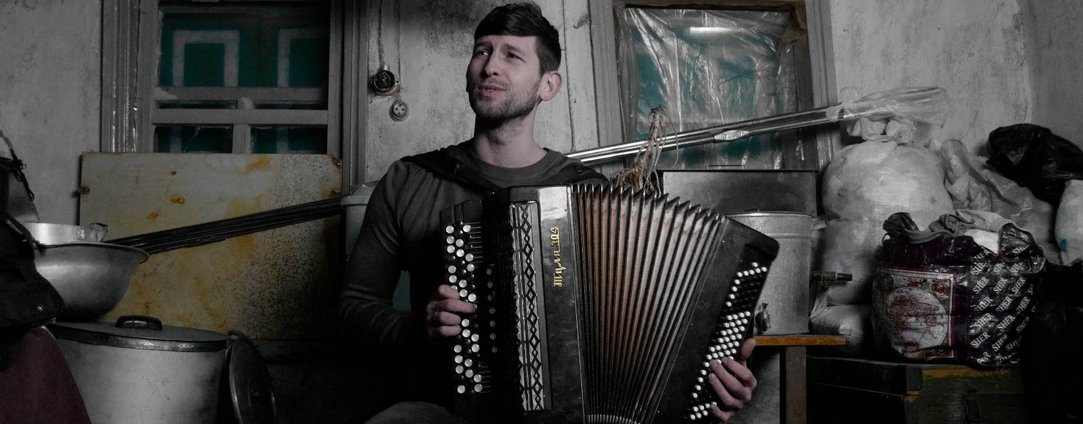 Дэн Баян / Денис Чекунов - поющий баянист