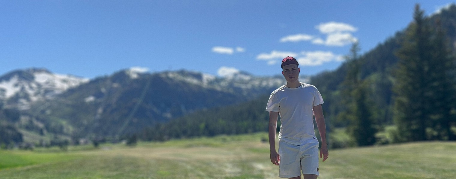 ИЛЬЯ ТЮШНЯКОВ