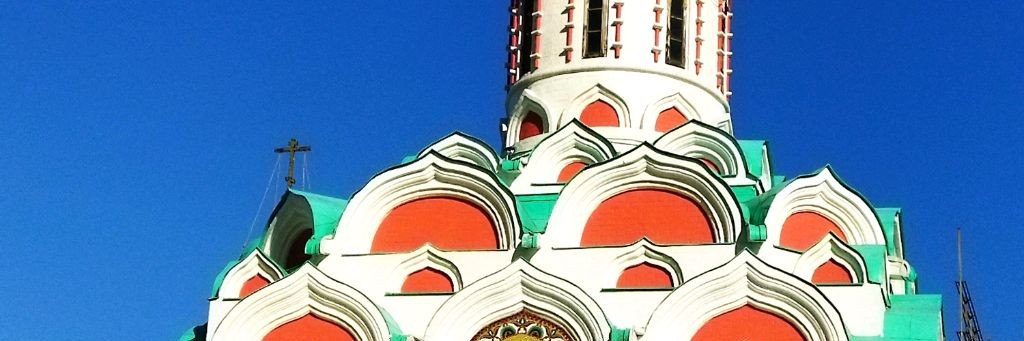 А жизнь идет своим чередом