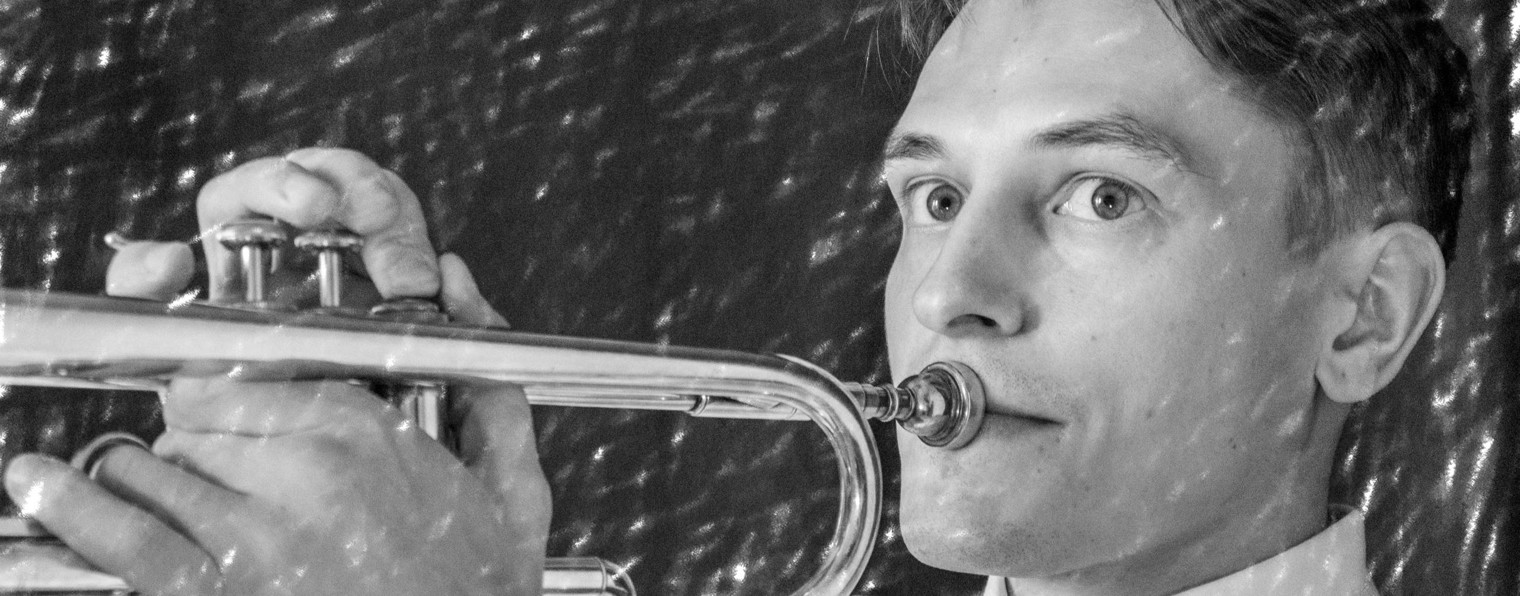 И на трубе игрец