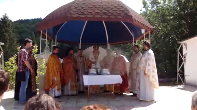 Светий Боже, Светий Крепки, Светий Безсмъртни, помилуй нас !