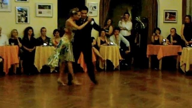 Rodrigo Palcios y Agustina Berestein - Milonga Brava - Genova смотреть онлайн