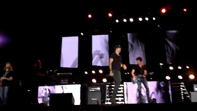 Luke Bryan Country Girl Shake It For Me смотреть онлайн