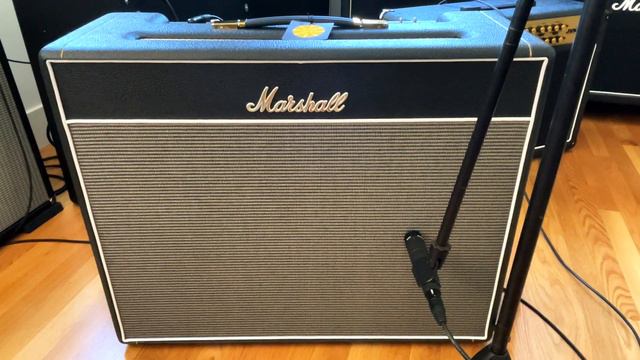 Fender Super Reverb Cranked on 10 vs Marshall Bluesbreaker on 10 смотреть онлайн