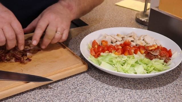 Cobb Salad Салат Кобб смотреть онлайн